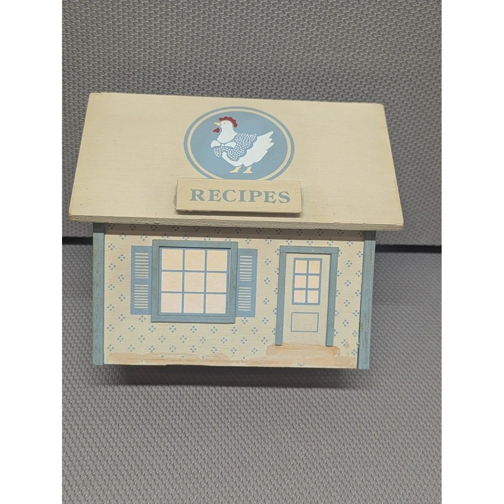 VTG Pine Creek Collection Wooden Recipe Box Cottage House Chicken Farmhouse Blue